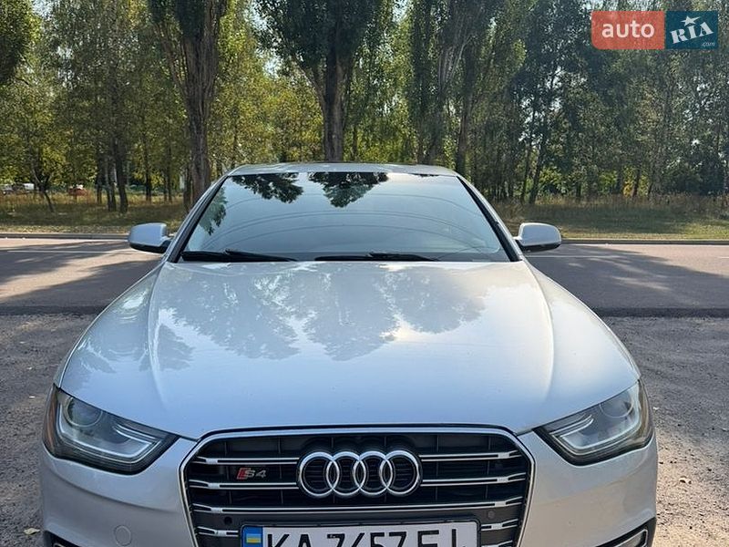 Седан Audi A4 2012 в Кролевце