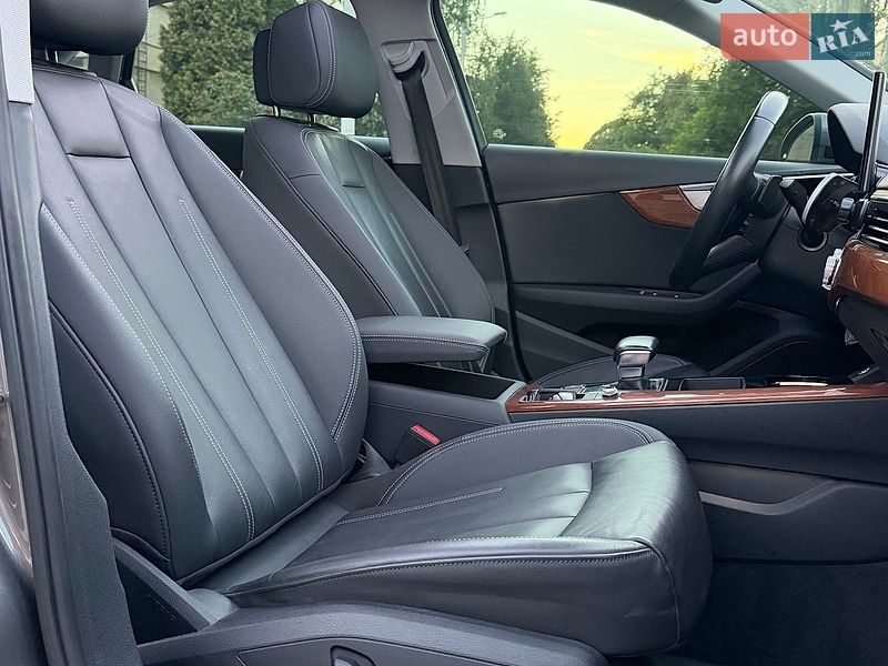 Седан Audi A4 2020 в Львові