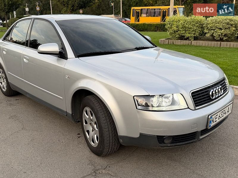 Седан Audi A4 2002 в Днепре