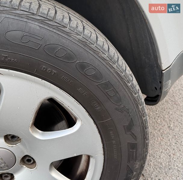 Седан Audi A4 2002 в Днепре
