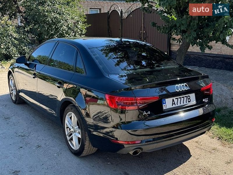 Седан Audi A4 2017 в Кропивницком