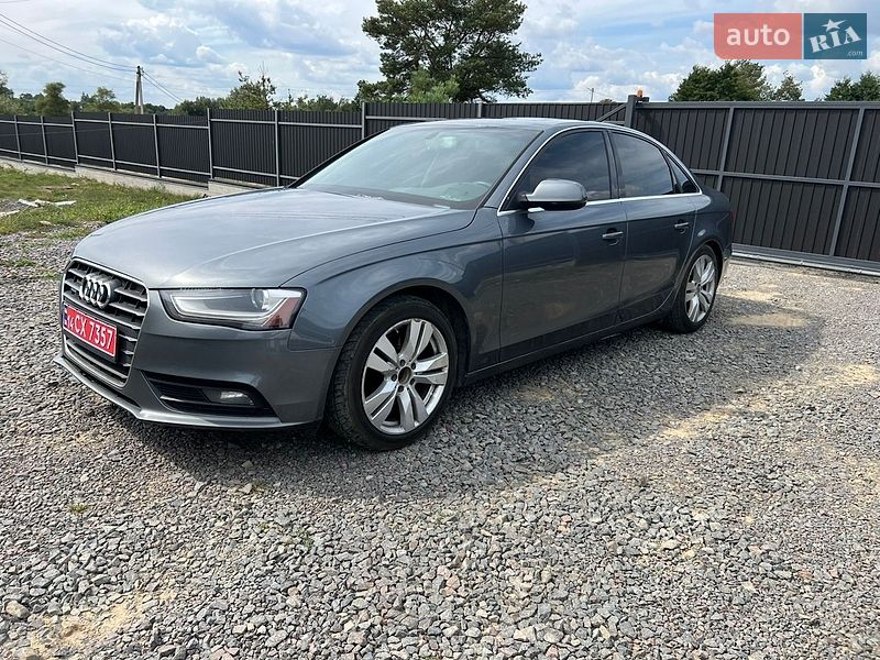 Седан Audi A4 2013 в Яворове