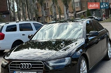 Седан Audi A4 2014 в Кривом Роге