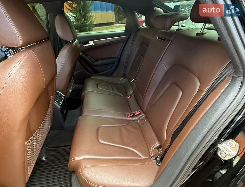 Седан Audi A4 2014 в Кривом Роге