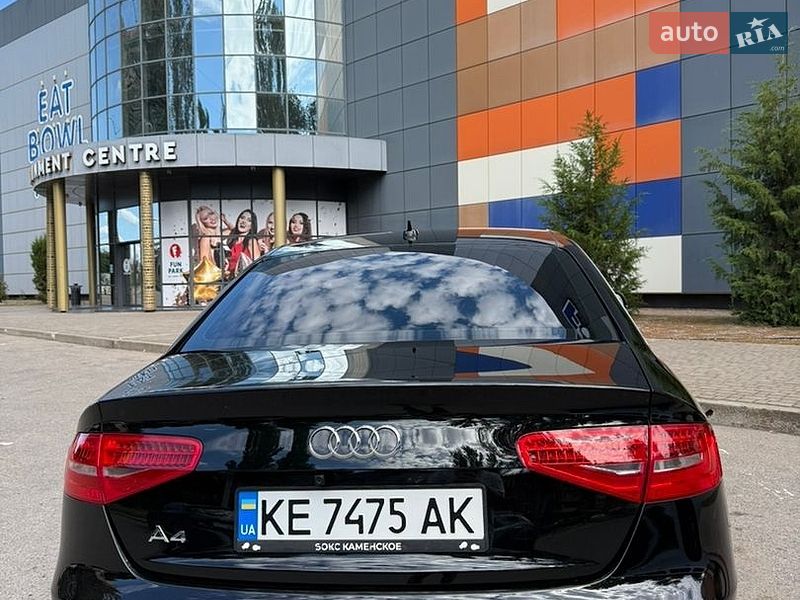 Седан Audi A4 2014 в Кривом Роге