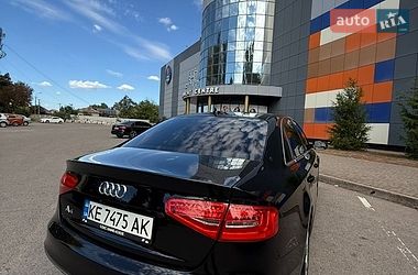 Седан Audi A4 2014 в Кривом Роге