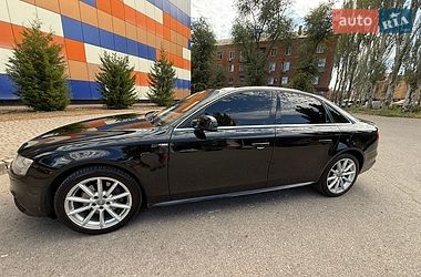 Седан Audi A4 2014 в Кривом Роге