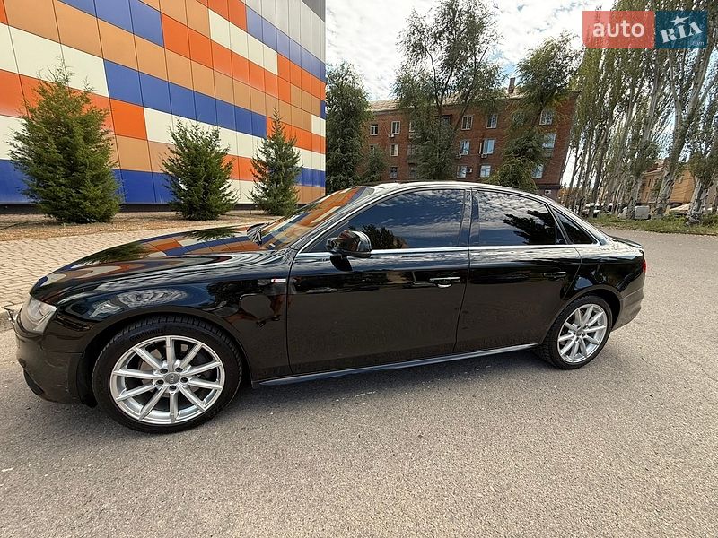 Седан Audi A4 2014 в Кривом Роге