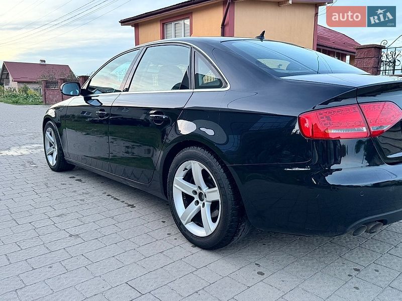 Седан Audi A4 2011 в Львові