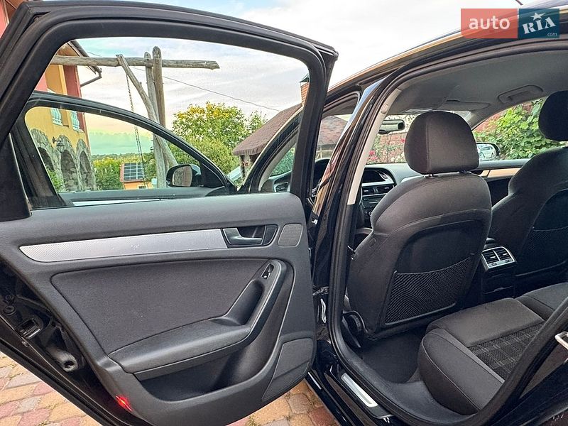 Седан Audi A4 2011 в Львові