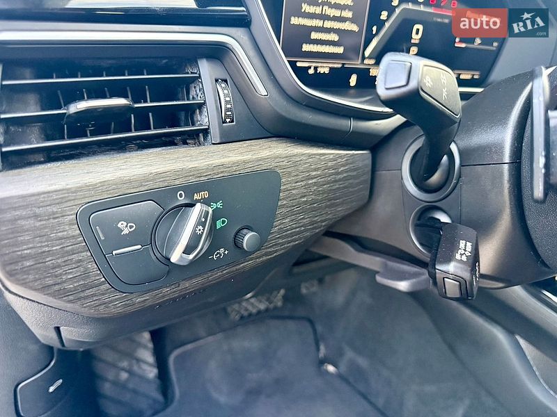Седан Audi A4 2020 в Рівному