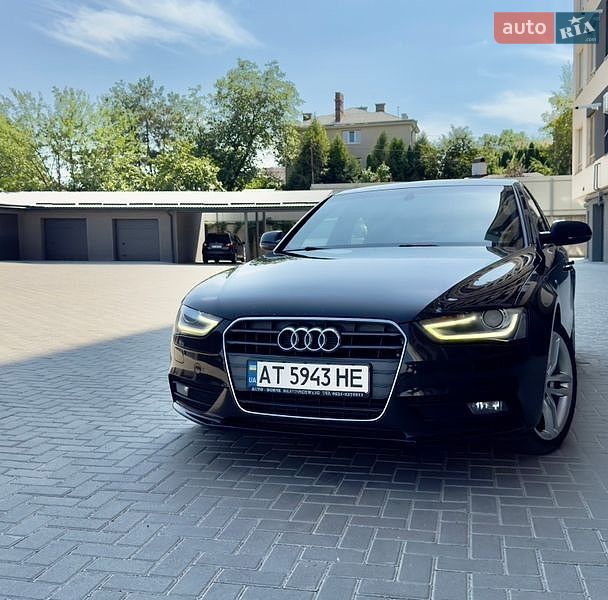 Седан Audi A4 2014 в Ивано-Франковске