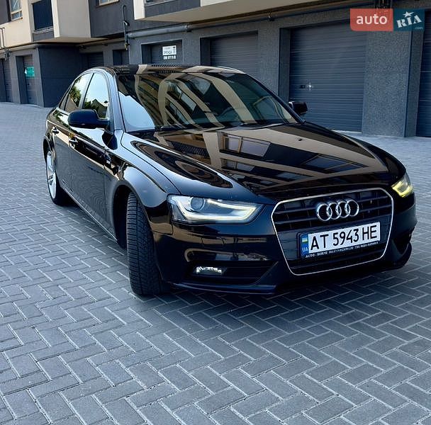 Седан Audi A4 2014 в Ивано-Франковске