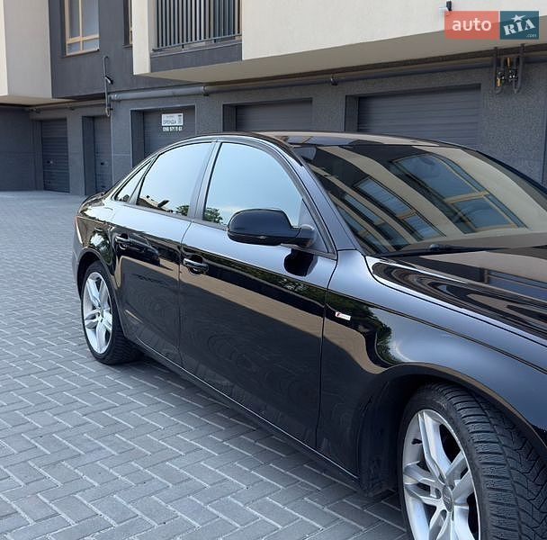 Седан Audi A4 2014 в Ивано-Франковске