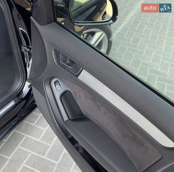 Седан Audi A4 2014 в Ивано-Франковске