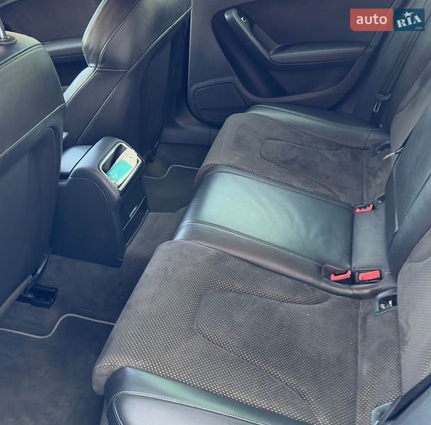 Седан Audi A4 2014 в Ивано-Франковске
