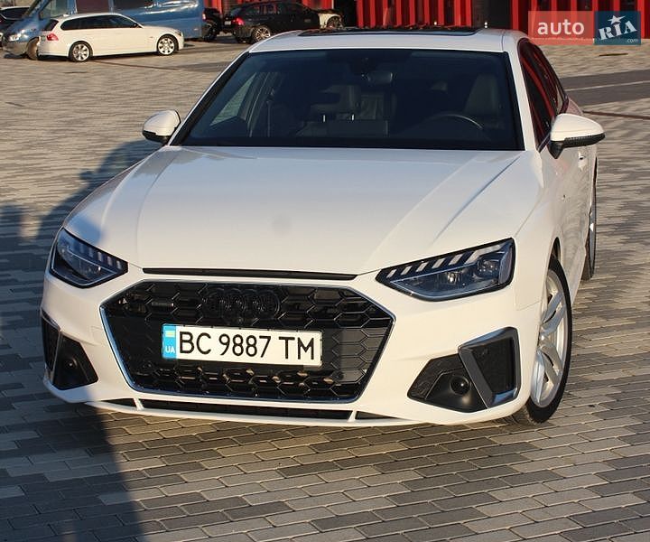 Седан Audi A4 2022 в Львове