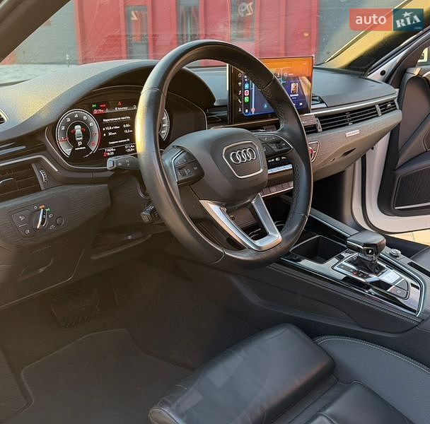 Седан Audi A4 2022 в Львове