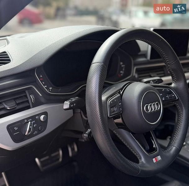 Седан Audi A4 2018 в Харкові