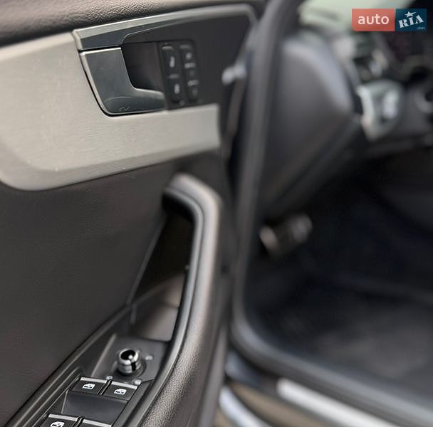 Седан Audi A4 2018 в Харкові
