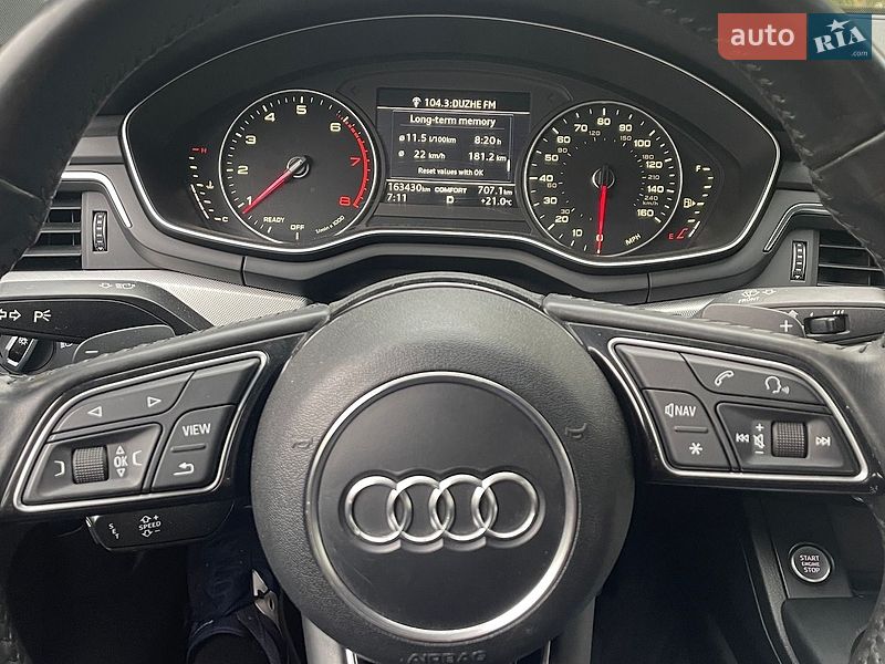 Седан Audi A4 2016 в Львове