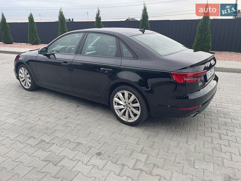 Седан Audi A4 2016 в Львове