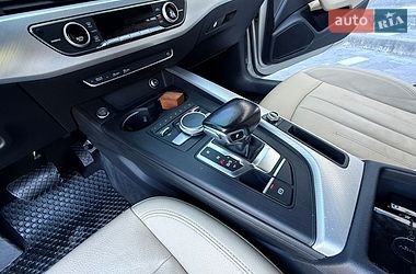 Седан Audi A4 2017 в Трускавці