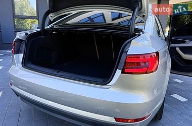 Седан Audi A4 2017 в Трускавці