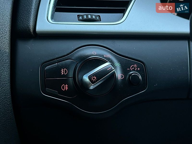 Седан Audi A4 2012 в Львові