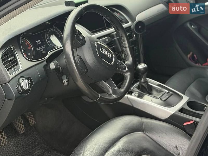 Седан Audi A4 2012 в Киеве