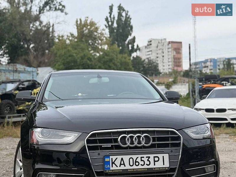 Седан Audi A4 2012 в Киеве