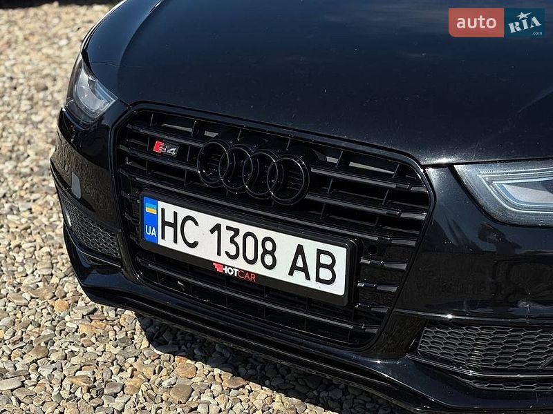 Седан Audi A4 2015 в Стрию