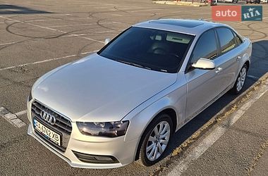 Седан Audi A4 2012 в Києві