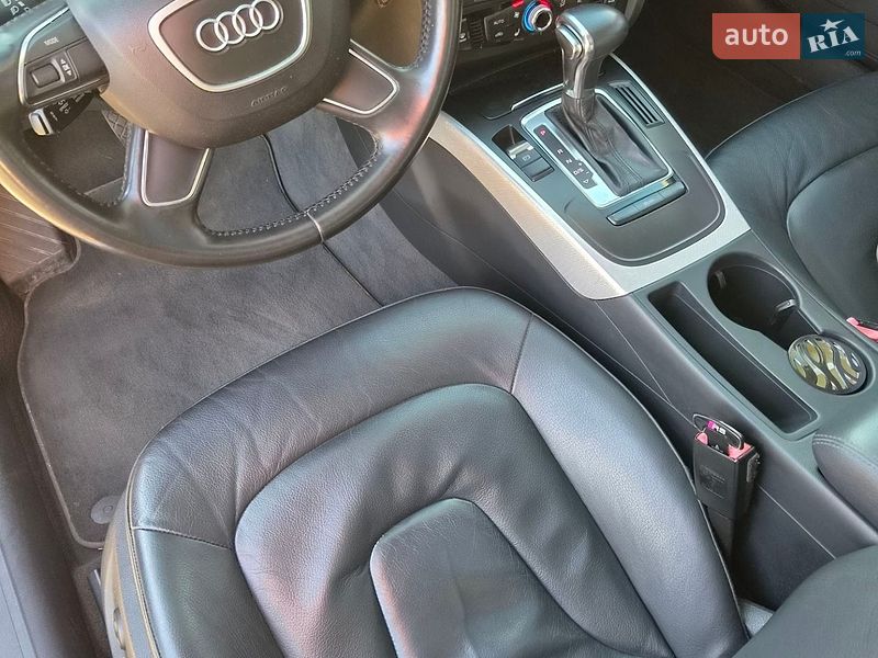 Седан Audi A4 2012 в Києві