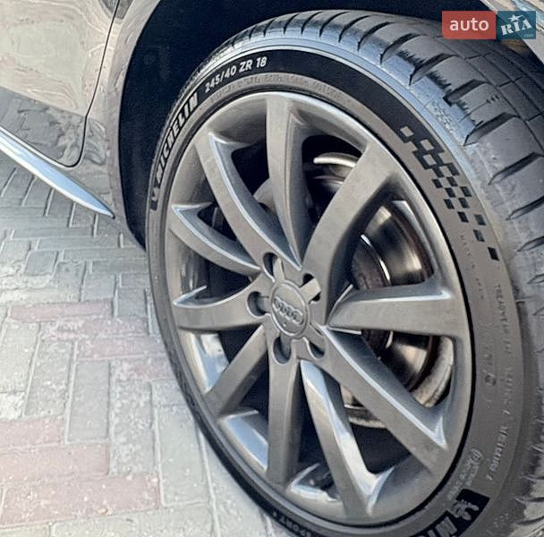 Седан Audi A4 2014 в Харкові