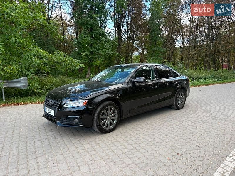 Седан Audi A4 2010 в Жовкві