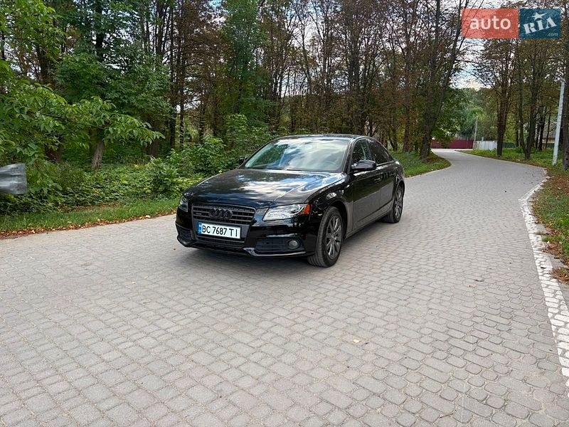 Седан Audi A4 2010 в Жовкві
