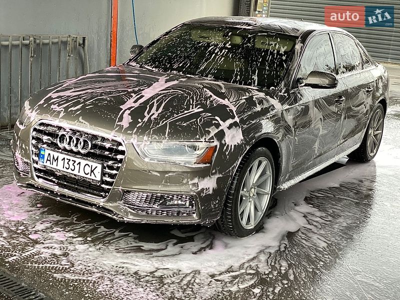 Седан Audi A4 2014 в Бердичеві