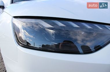 Седан Audi A4 2021 в Жовкве