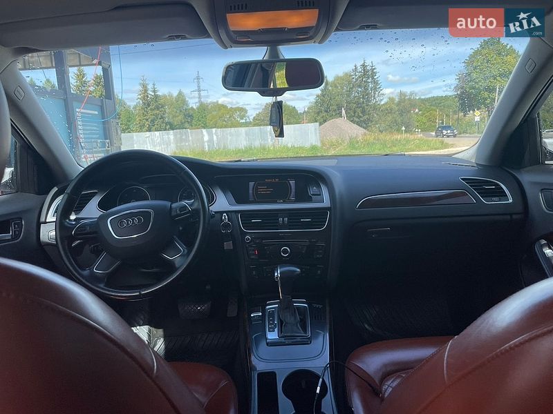 Седан Audi A4 2012 в Старом Самборе