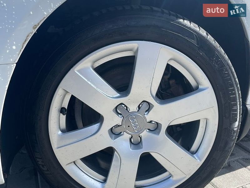 Седан Audi A4 2012 в Старом Самборе