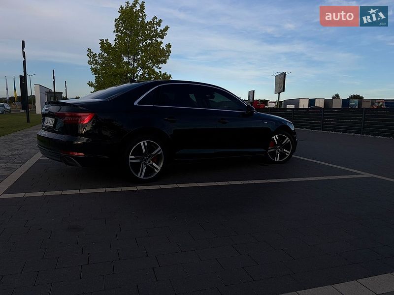 Седан Audi A4 2016 в Мукачевому