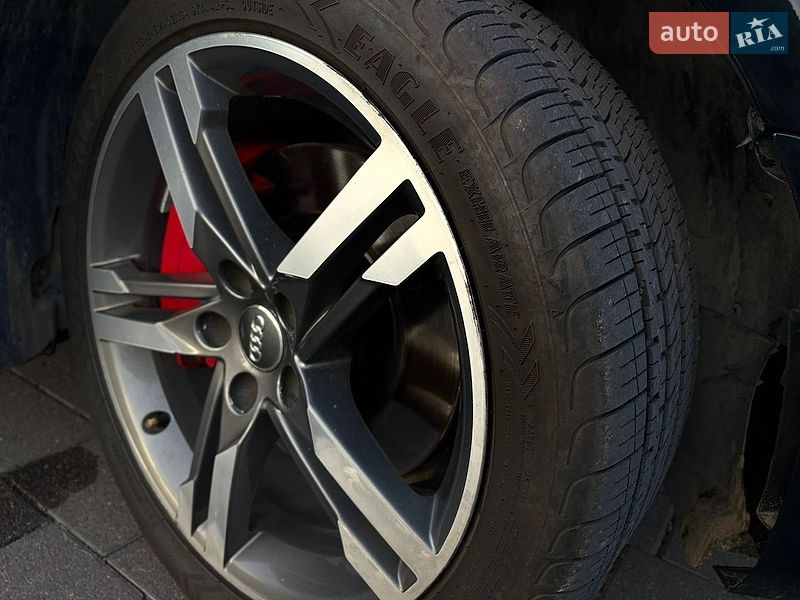Седан Audi A4 2016 в Мукачевому