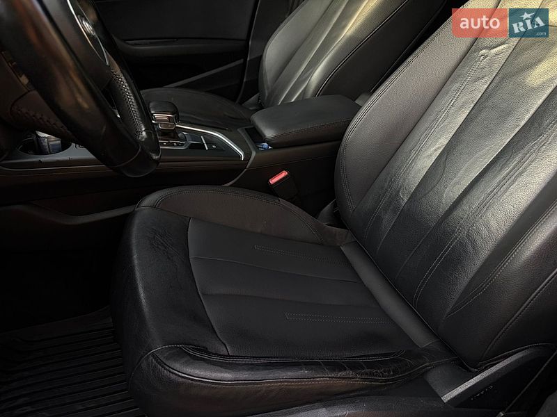 Седан Audi A4 2016 в Мукачевому