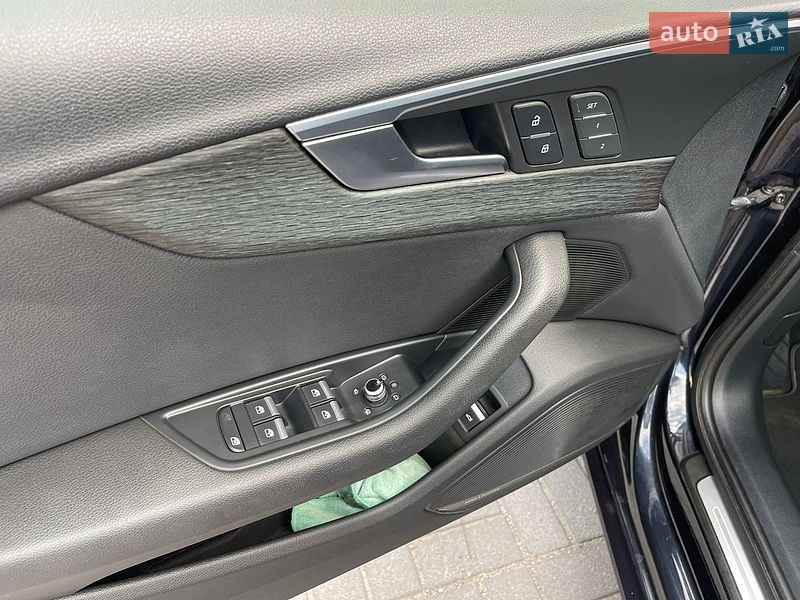 Седан Audi A4 2017 в Запорожье