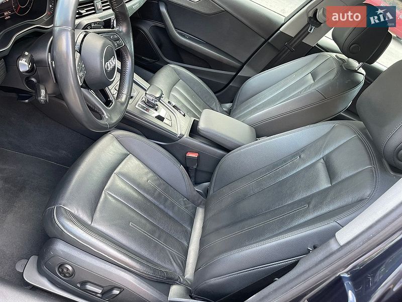 Седан Audi A4 2017 в Запорожье