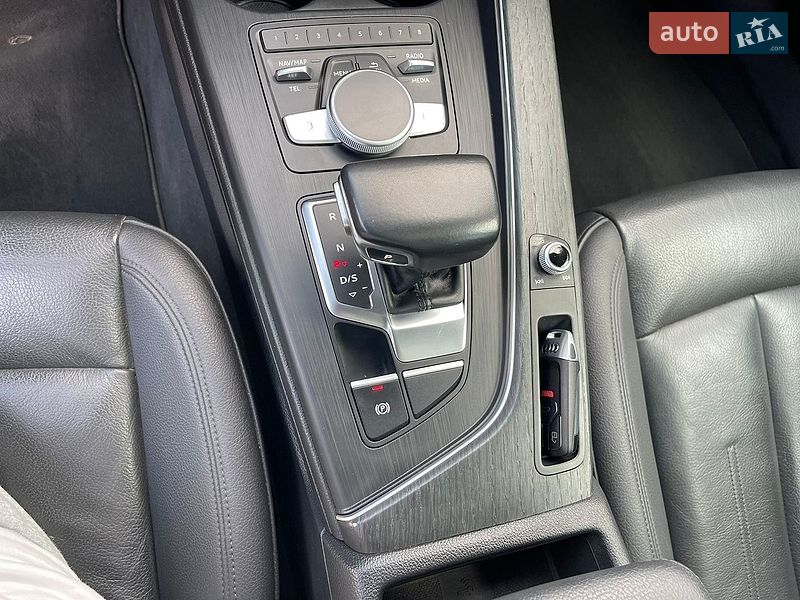 Седан Audi A4 2017 в Запорожье