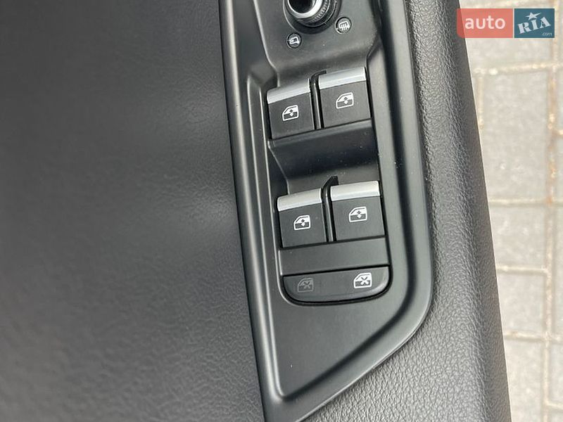 Седан Audi A4 2017 в Запорожье