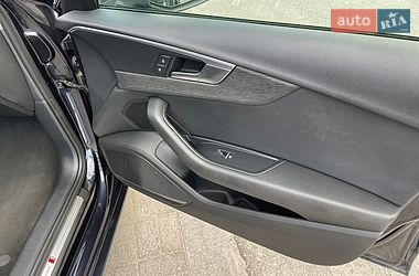 Седан Audi A4 2017 в Запорожье