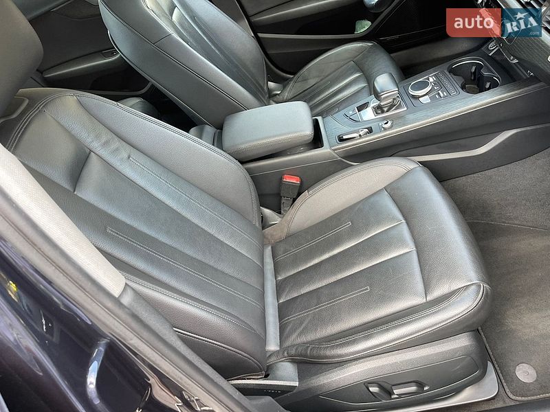 Седан Audi A4 2017 в Запорожье